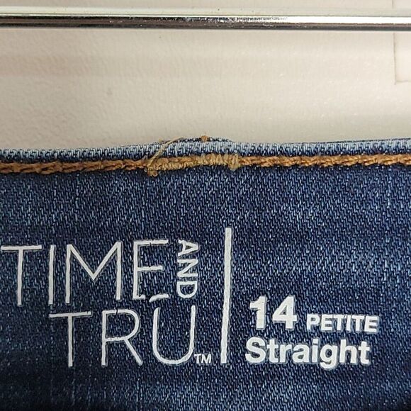 Time & Tru Women's Jeans Size 14 Petite Medium Wash Blue Denim 32x26 - Picture 4 of 9